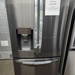 28 Cu.ft French Door Refrigerator With Water And ICE. Botton DRAWER CRAFT ICE Maker 