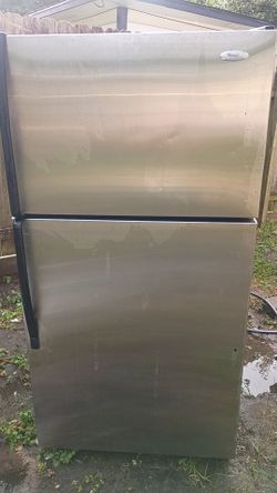 Whirlpool stainless refrigerator freezer