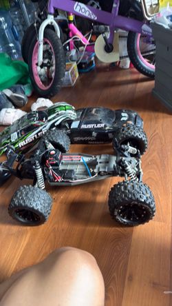 Traxxas rustler 1/10 2wd brushless