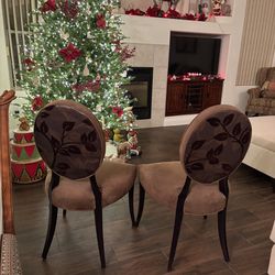 Beautiful Set Of 2 Accent Chairs In Excellent Condition