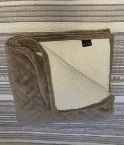 Reversible Blanket Full/Queen  Size 