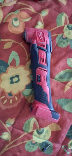 M18 MILWAUKEE MULTI-TOOL