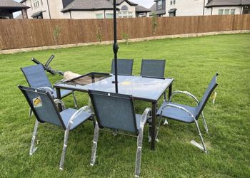 Brand New Patio Set No Umbrella
