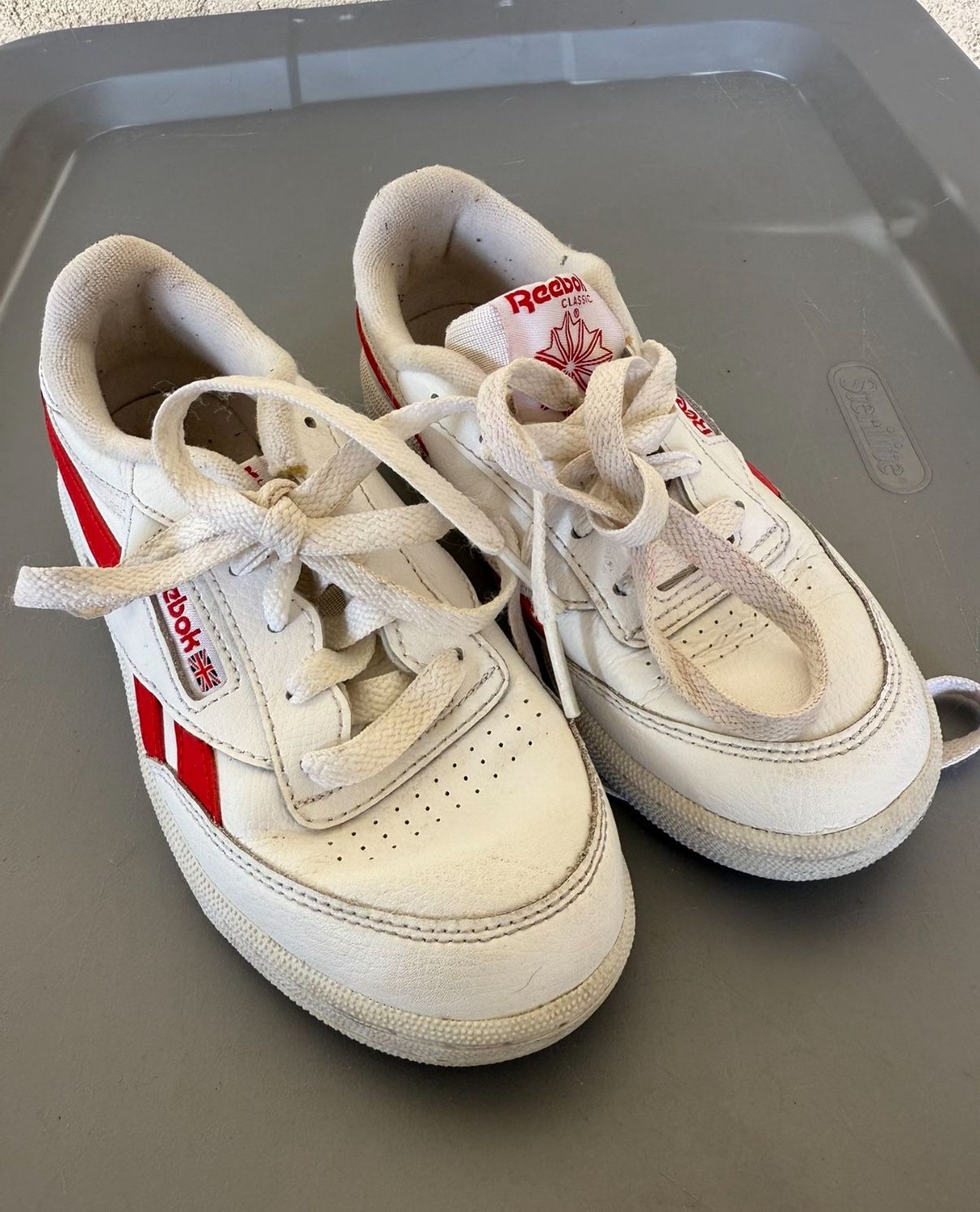 Reebok Classic Red/White Size (13) $10