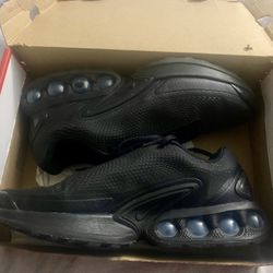 Men’s Nike Dns 