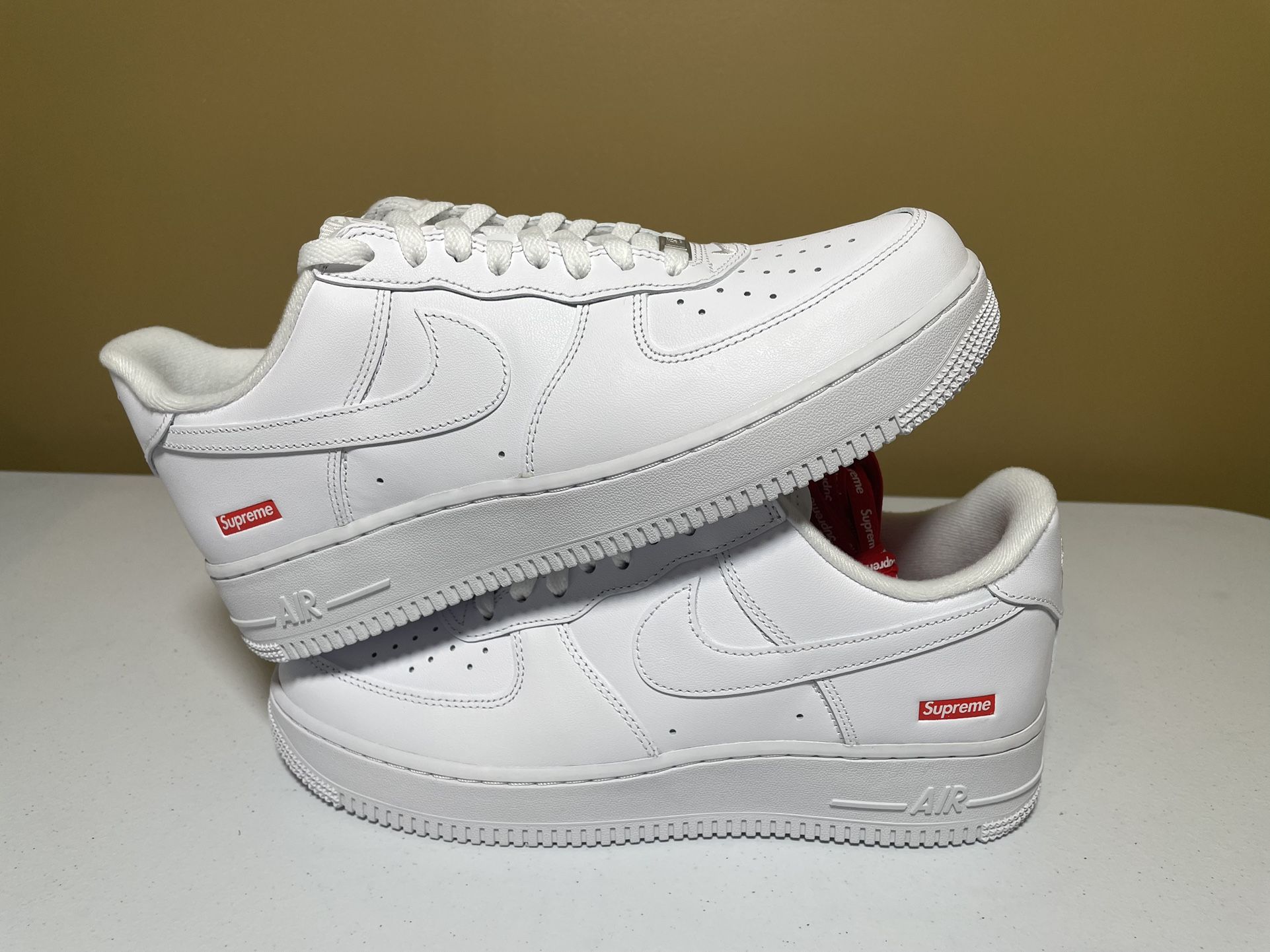  Nike Air Force 1 x Supreme Low White - Sz 9.5 