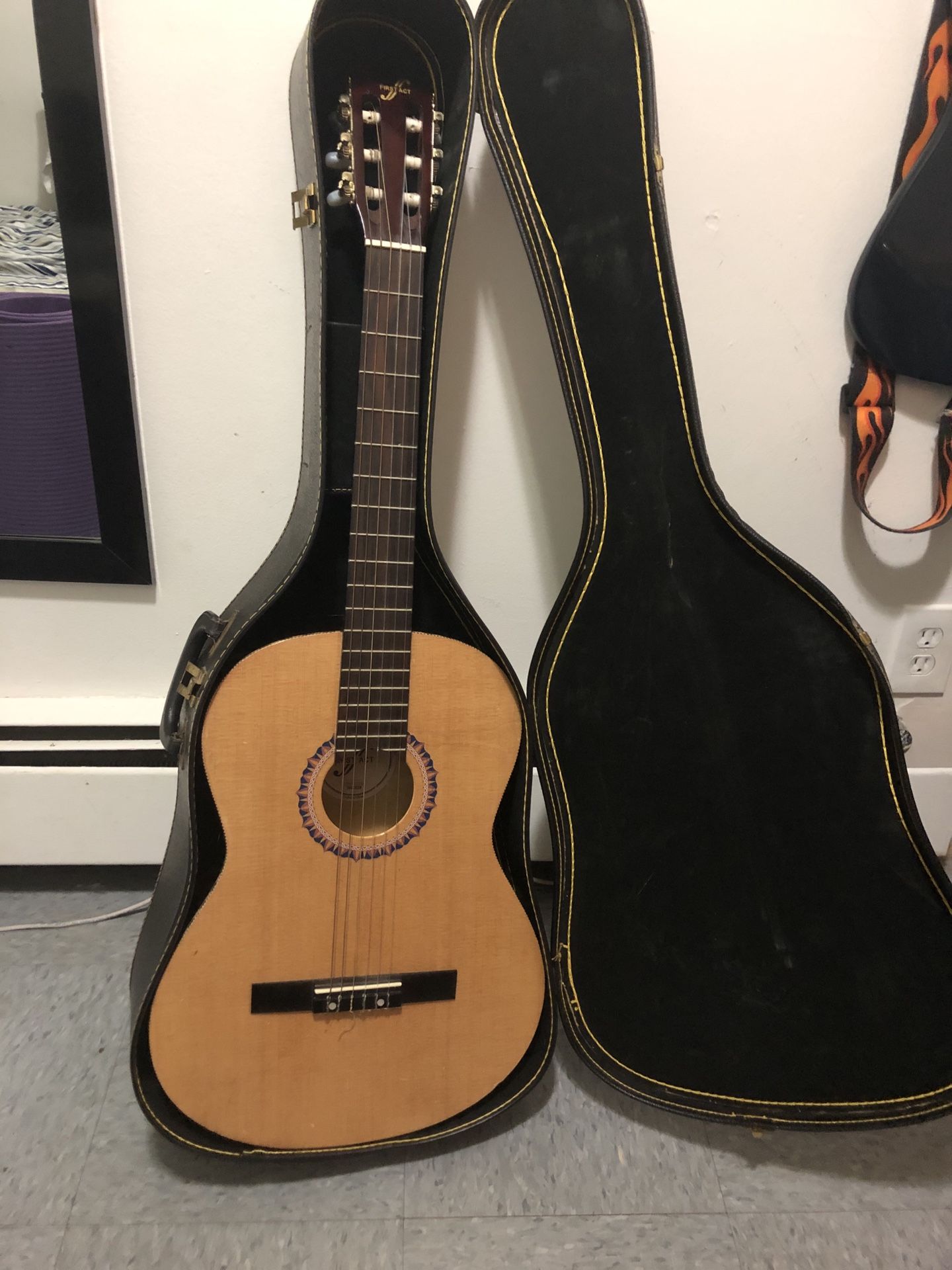 First act classical guitar MG320 and case
