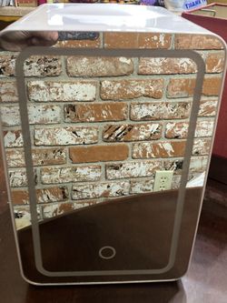 Kell Electronic LED Mini Cosmetic Fridge