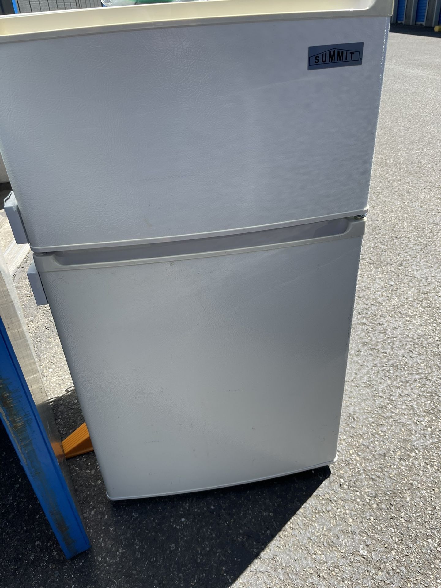 small refrigerator in very good condition