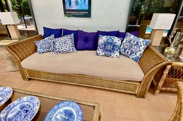 Wicker Chair Sofá And End Table 