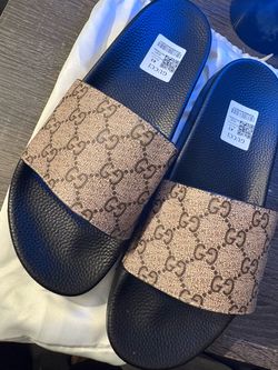 Men Gucci slides