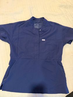 Figs scrub top