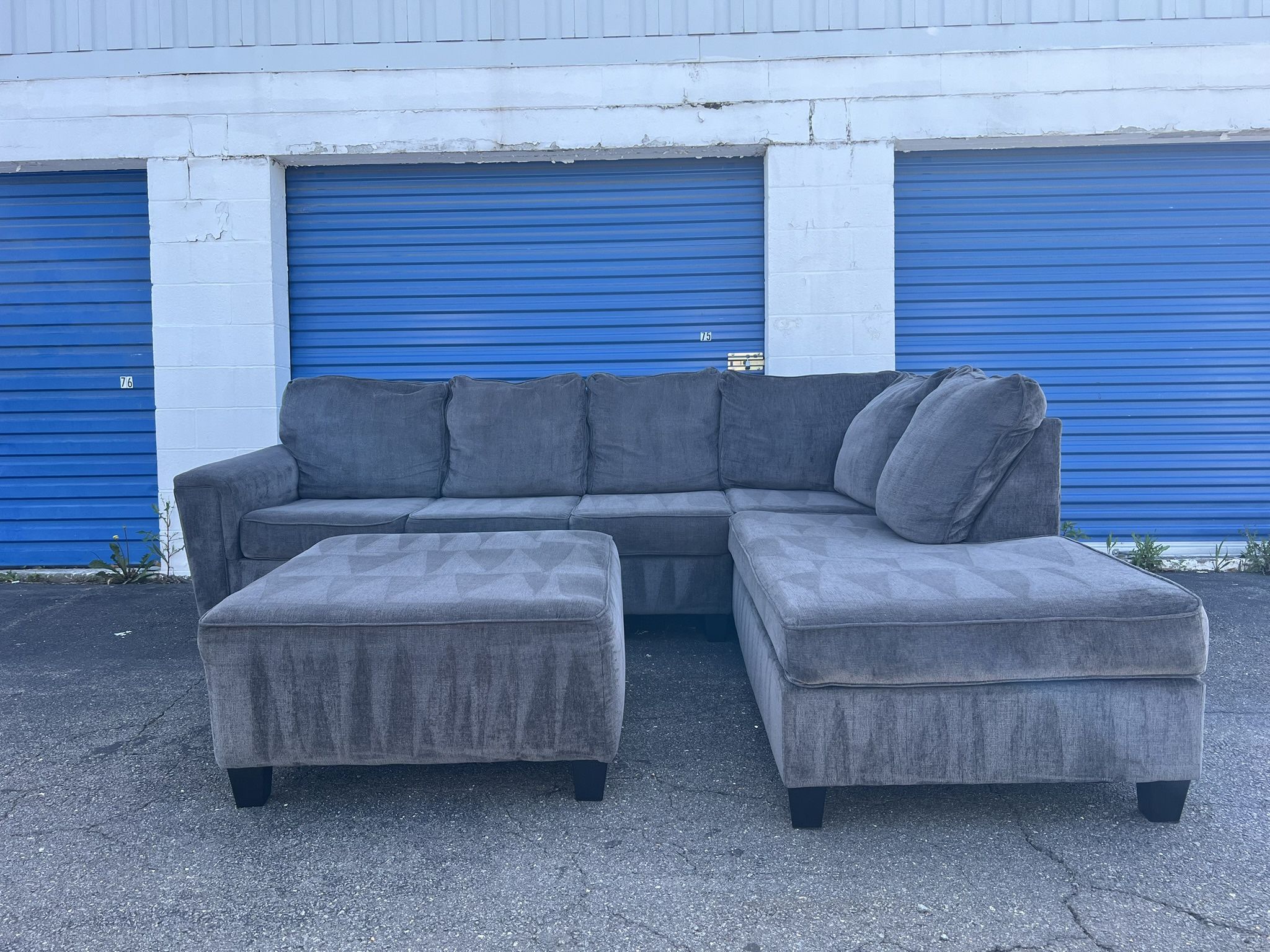 Gray Ashley furniture sectional DELIVERY AVAILABLE!🚚