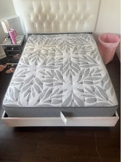 Selling Apartment Items!