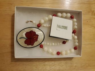 Lee Sands flower pendant necklace