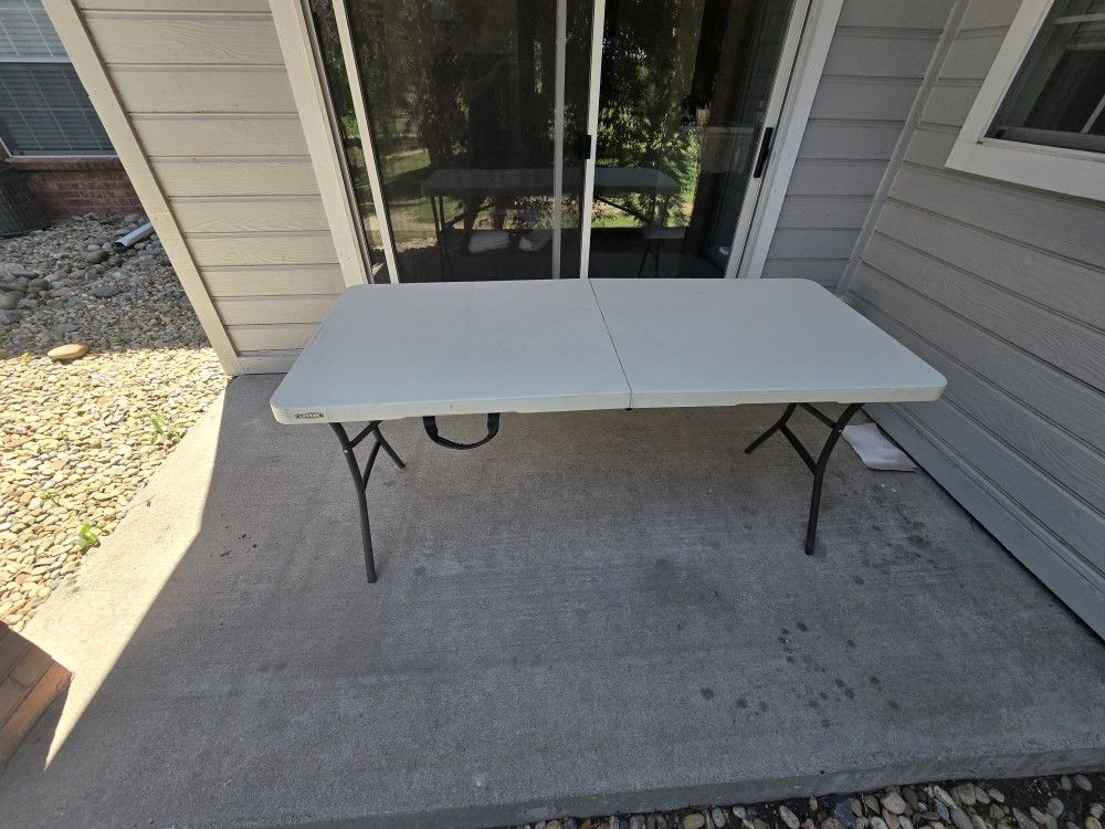 Outdoor 6ft Folding Table – Heavy Duty Excellent Condition