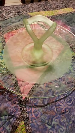 GREEN ANTIQUE ETCHED DEPRESSION GLASS HANDLED SERVING DISH