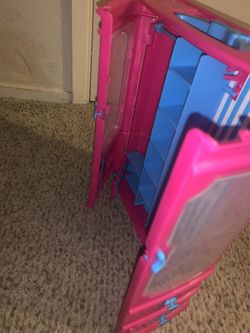 Closet For Dolls 