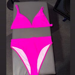 Brand New (Size XL) 2 Piece Hot Pink Bikini 