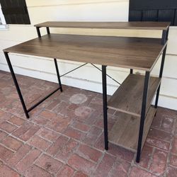 Desk - Computer/office Desk 