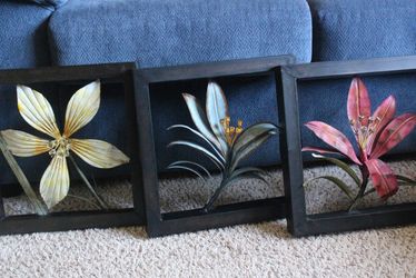 Metal flowers decoration pieces