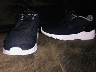 Size 6.5 woman’s Nike