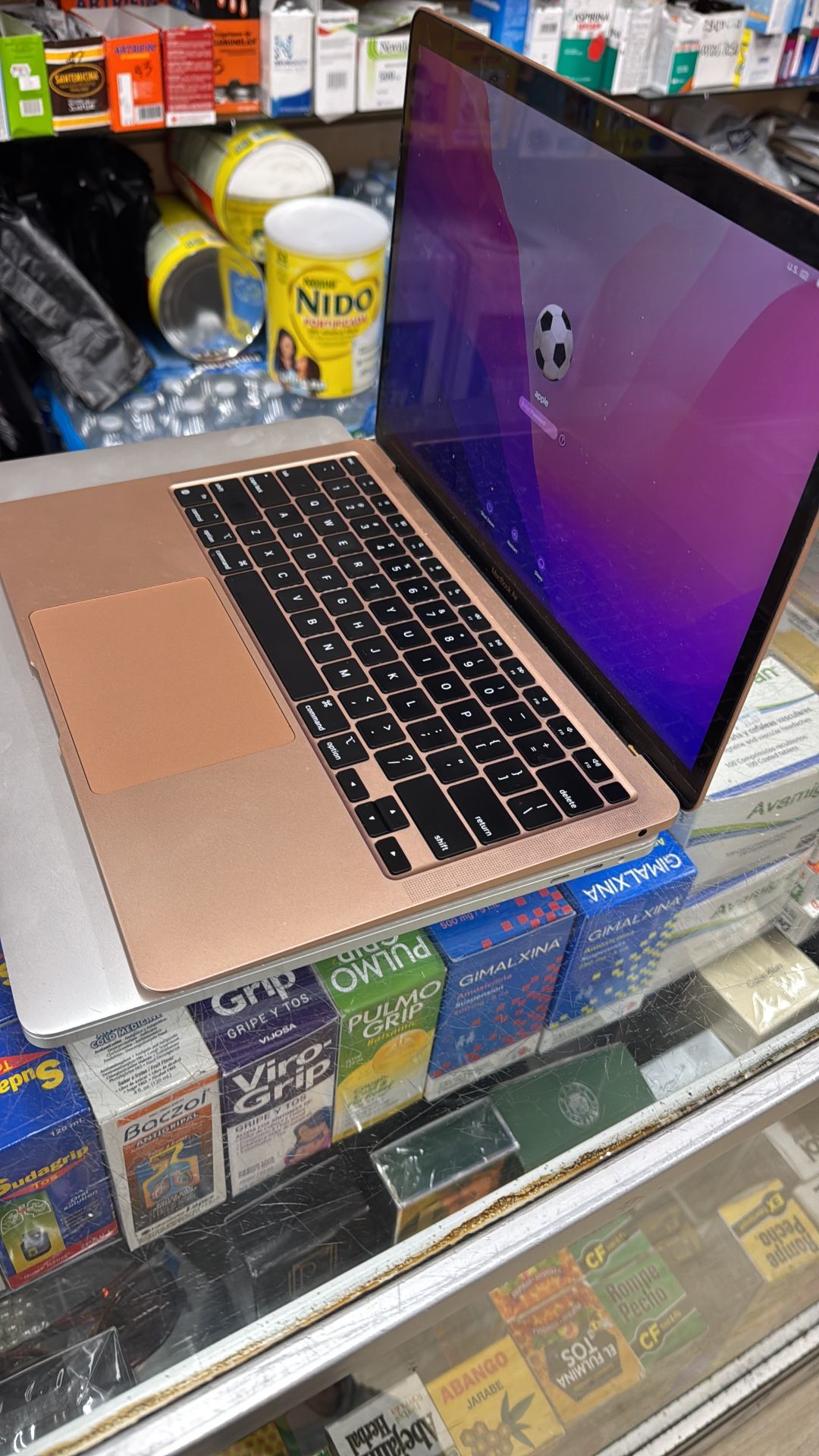 2020. Macbook Air. 13 Inch. M1. Chip.