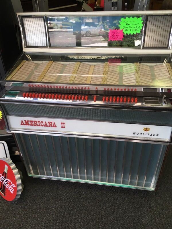 1968 Wurlitzer Americana II jukebox with 45s