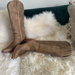 Shyanne Size 8 Boots 