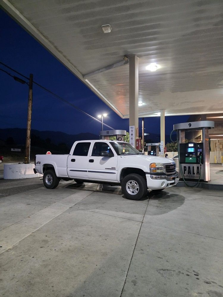 2005 GMC Sierra