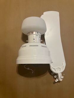 42in White Ceiling Fan with Light Kit no box