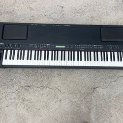 Yamaha CP300 88 Weighted Keyboard With Z Stand And Bench