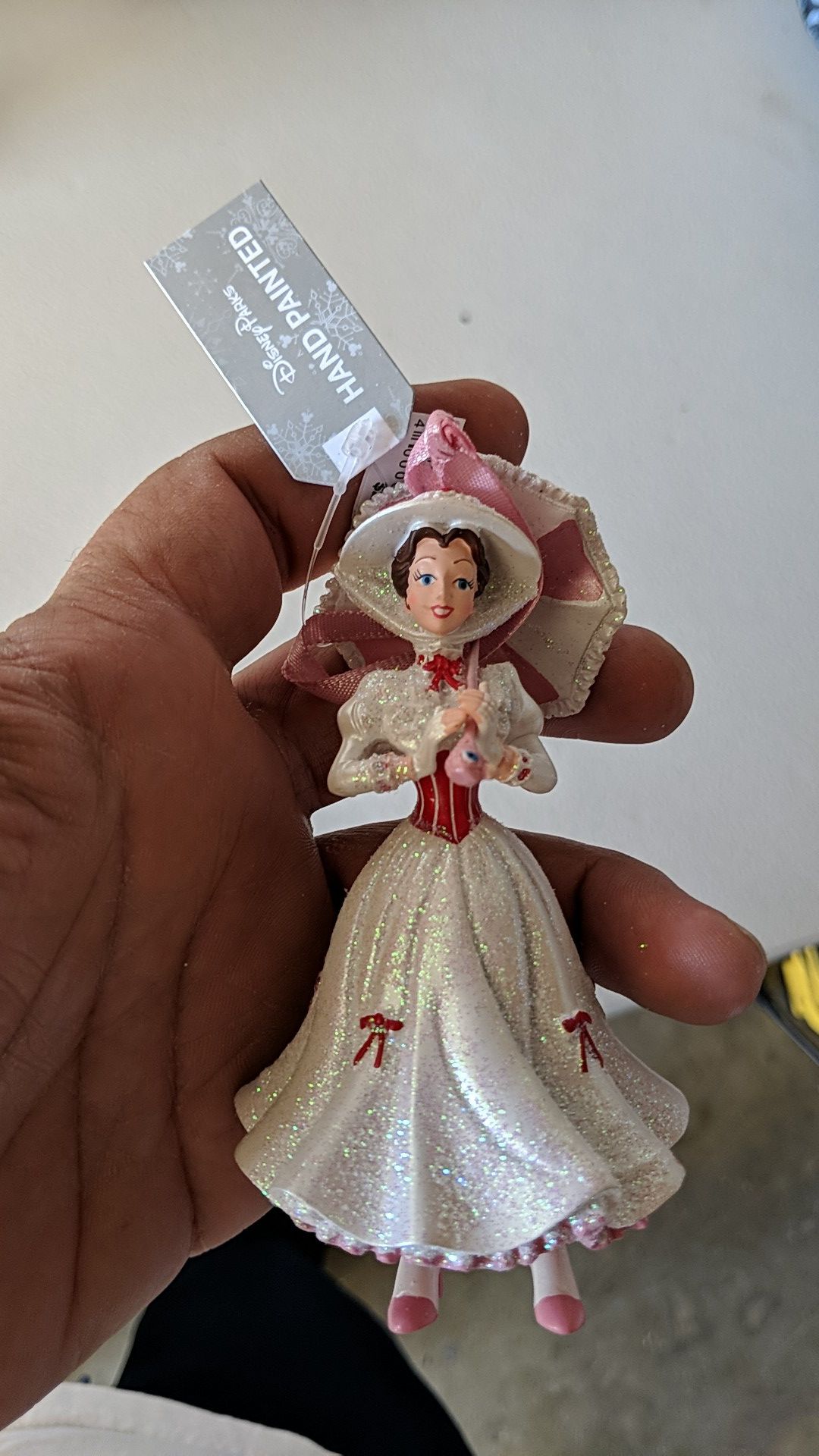 Disney Mary Poppins ornament new 10$