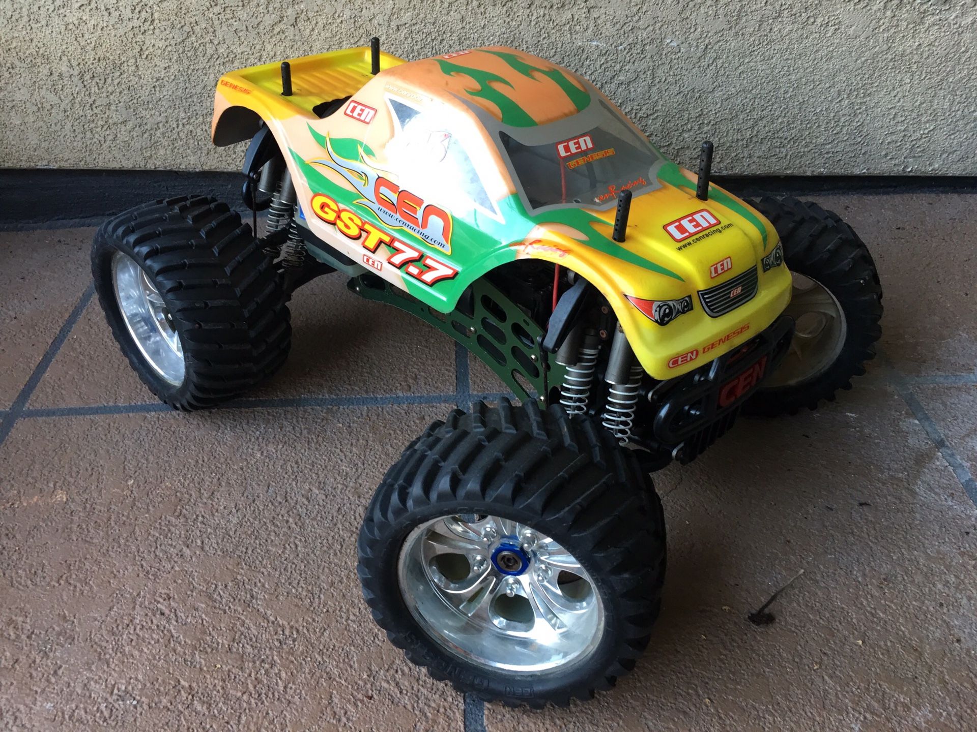 CEN Genesis 7.7 1/8 RC Truck for Sale in Dublin, CA OfferUp