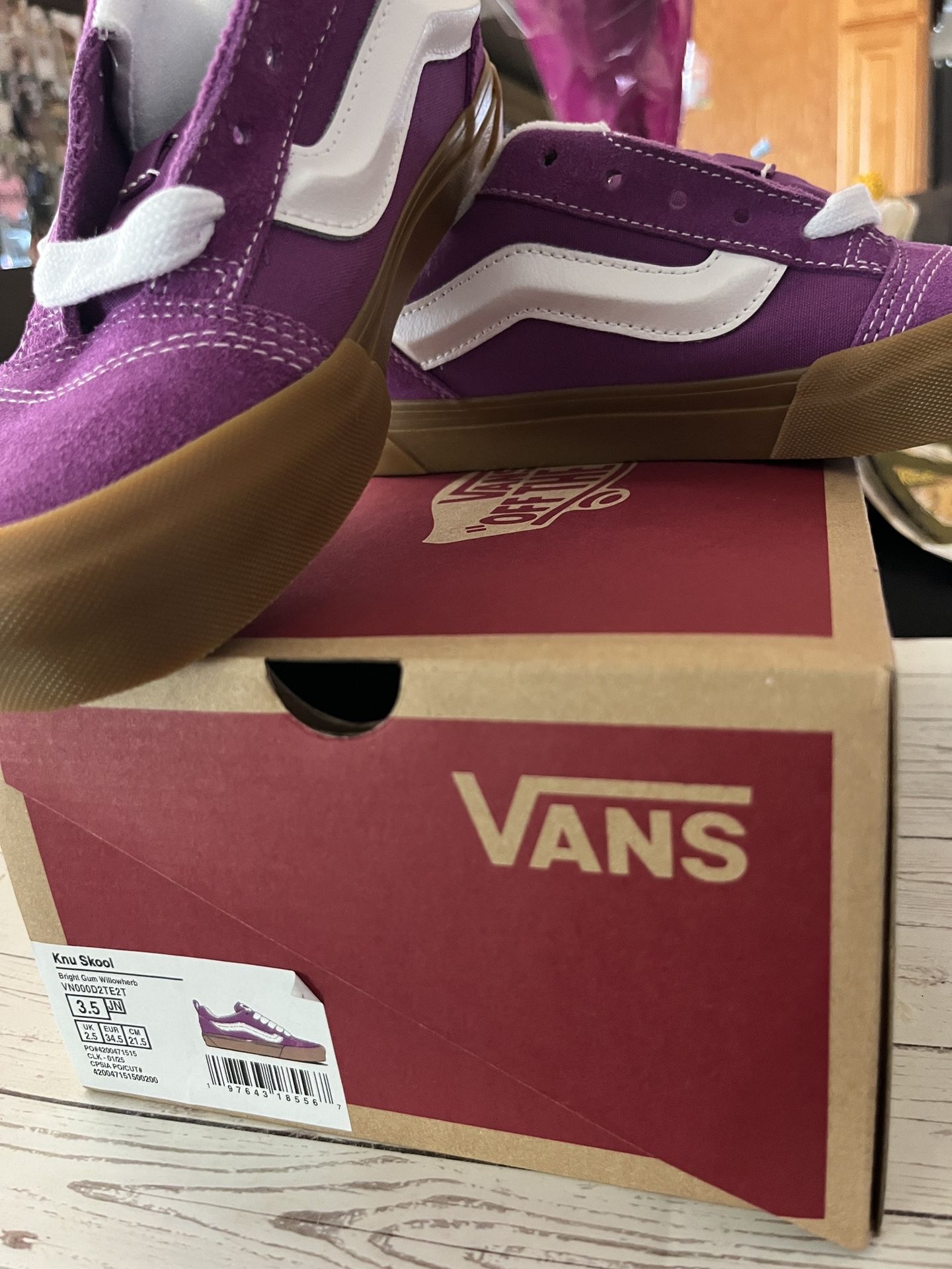 New Vans Size 3.5 (Kids)