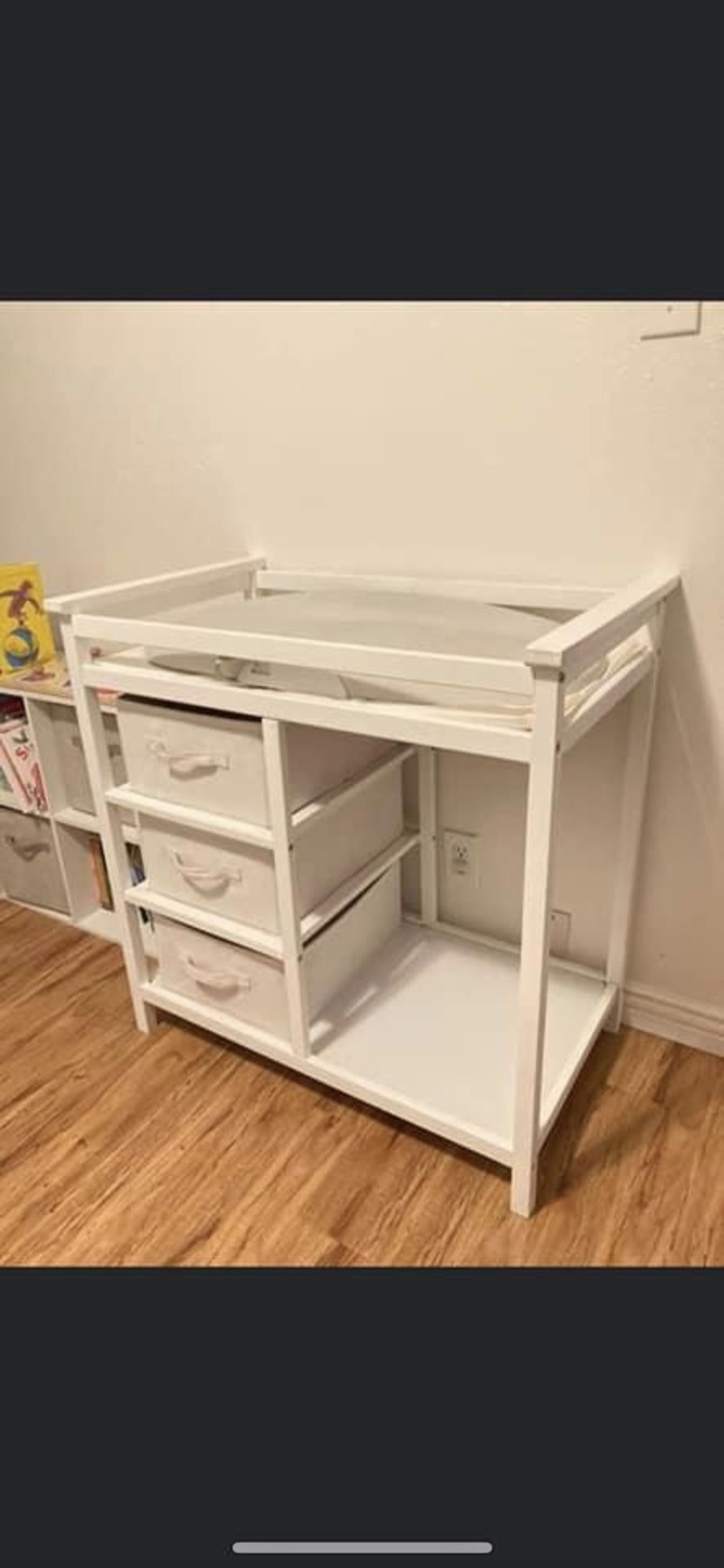 Free Changing Table 
