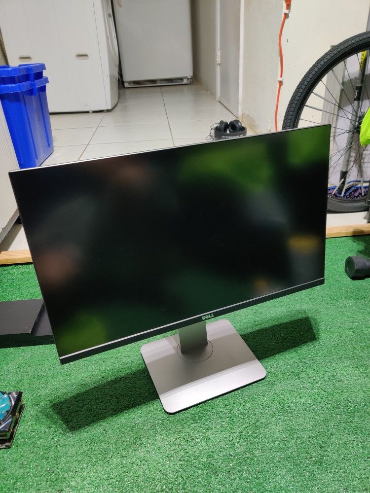 Dell UltraSharp U2515H 25" LED Monitor 2560x1440 QHD USB 3.0 HDMI U2515Hc