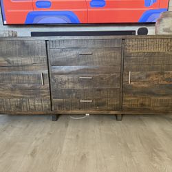 Nadeau Credenza/ Tv Stand 