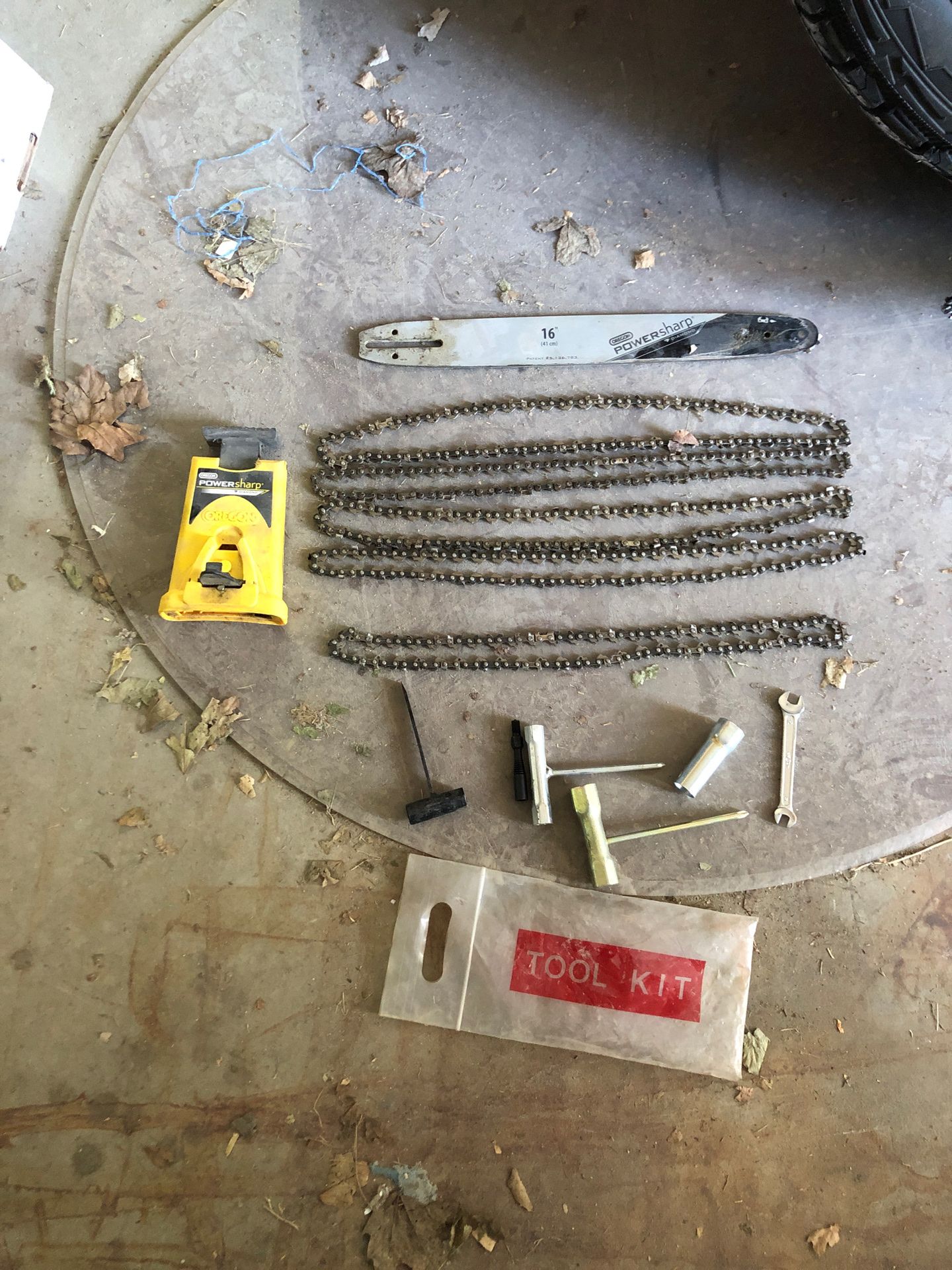 Chainsaw chains 4/16”, 1/14”, tools and Oregon sharpener