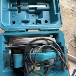 Makita saw