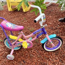 Kids bike size 12”  With Training Wheels for $20