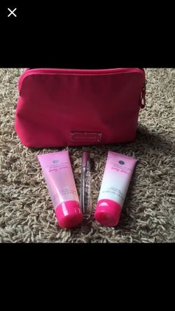 VS Bombshell cosmetic bag & perfume