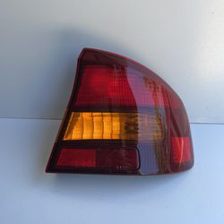 2001 2002 2003 2004 Sub Legacy Outback Right Passenger Taillight OEM