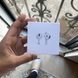 AirPods 4