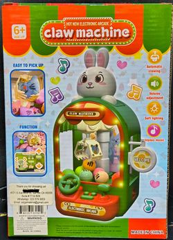 NEW! Claw machine toy