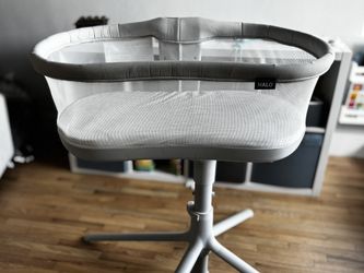 Halo bassinet Bedside With Swivel