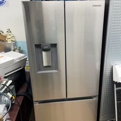 Like New Refrigerator 30” Width 