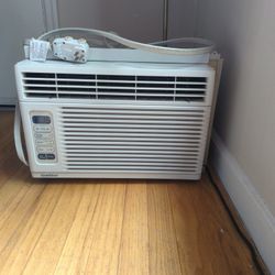 6500 Btu/h Window Air Conditioner 