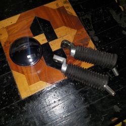 Harley Sportster Foot Pegs And Gas Cap