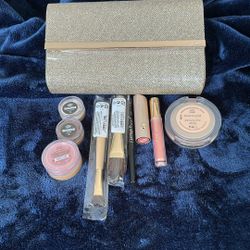 Bare Minerals Face, Lip & Eye Sealed